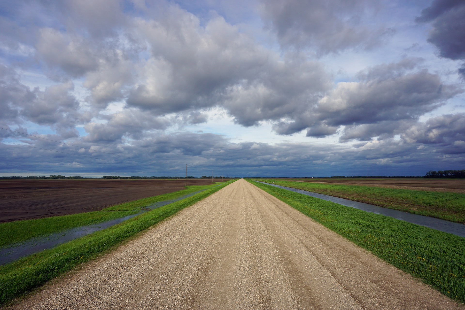 dirt road